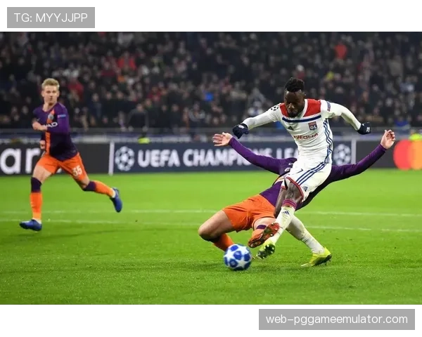 深度战术分析:里昂队如何利用“诱饵”跑位创造角球得分空间 深度战术分析:里昂队如何利用“诱饵”跑位创造角球得分空间